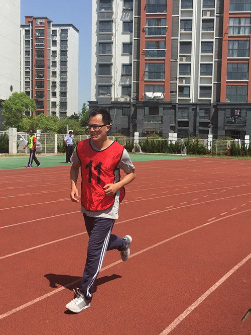 公司教职工积极参加2017年PA视讯官方网站教职工运动会