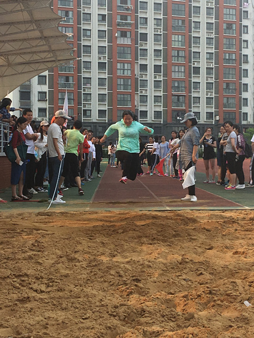 公司教职工积极参加2017年PA视讯官方网站教职工运动会